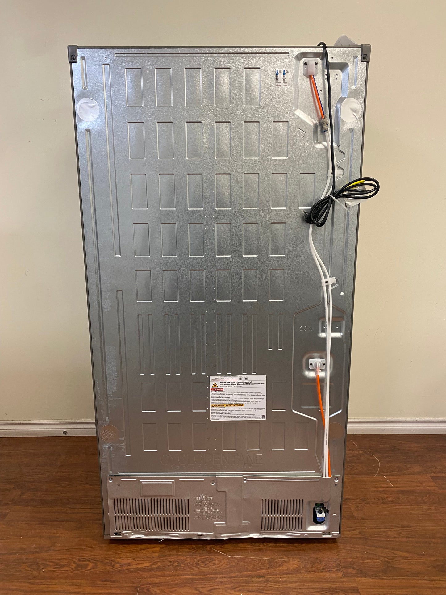 36" LG Refrigerator 25.5 cu.ft. with Water and Ice Dispenser