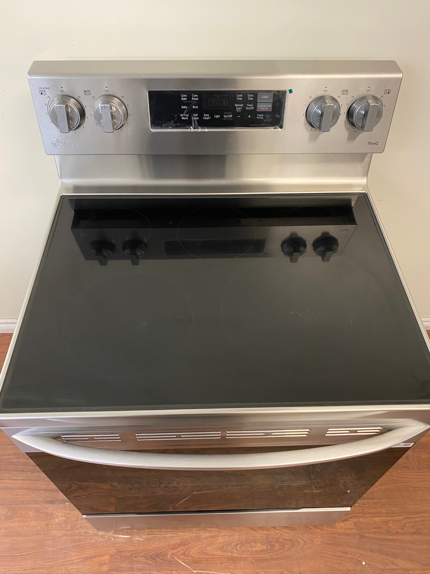 LG 30" Range 6.3 cu.ft. Convection Electric Range with Air Fryer