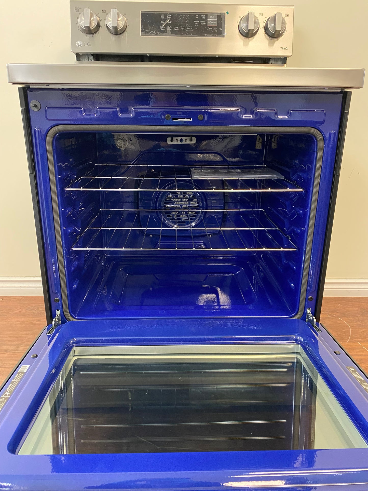 LG 30" Range 6.3 cu.ft. Convection Electric Range with Air Fryer
