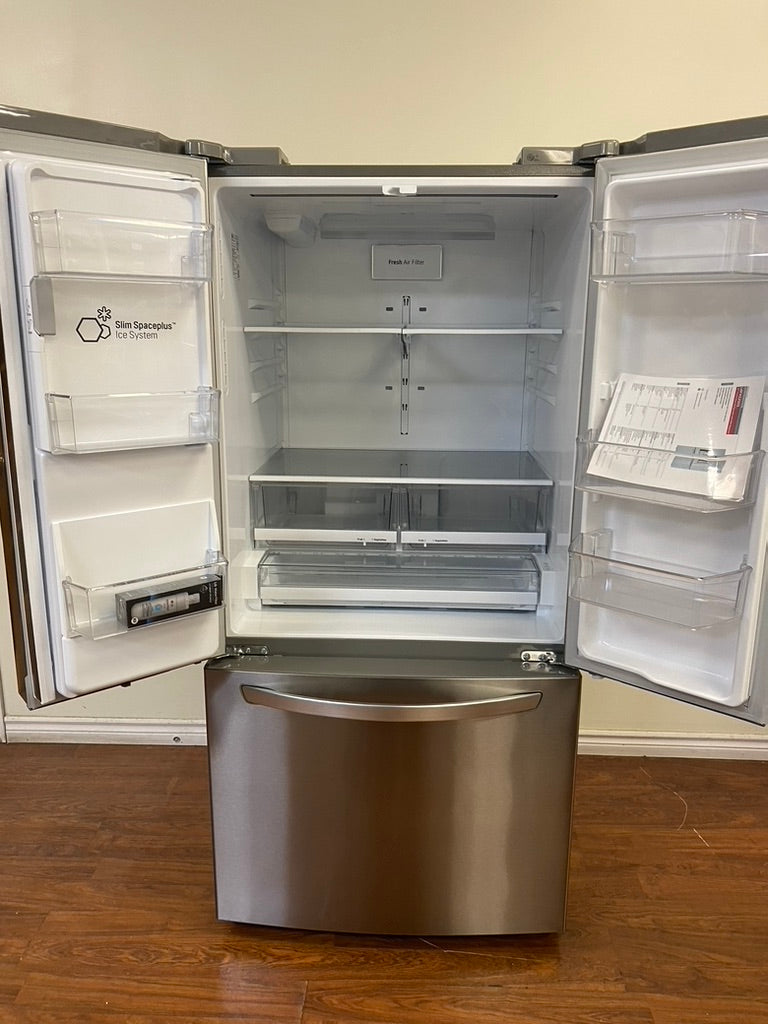 33" Refrigerator 24.5 cu.ft. with Water and Ice dispenser