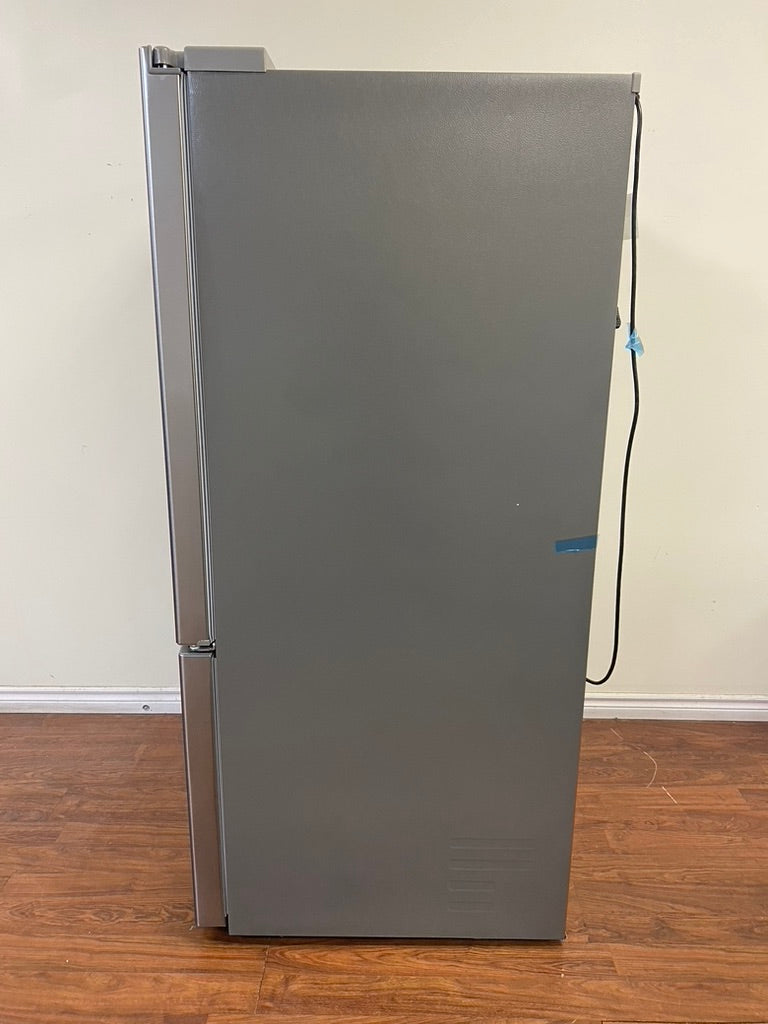 33" Refrigerator 24.5 cu.ft. with Water and Ice dispenser