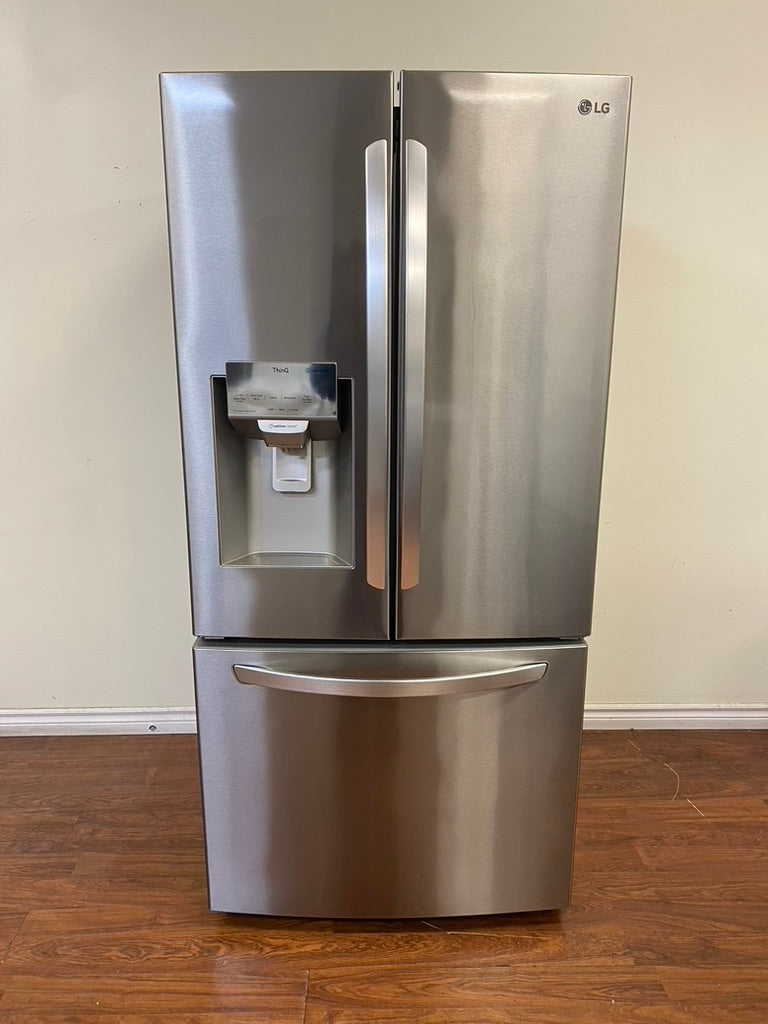 33" Refrigerator 24.5 cu.ft. with Water and Ice dispenser