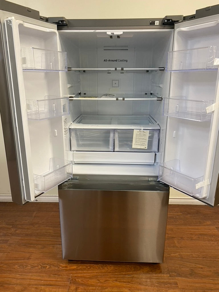 30" Samsung Refrigerator 22.1 cu.ft. with Ice Maker in freezer