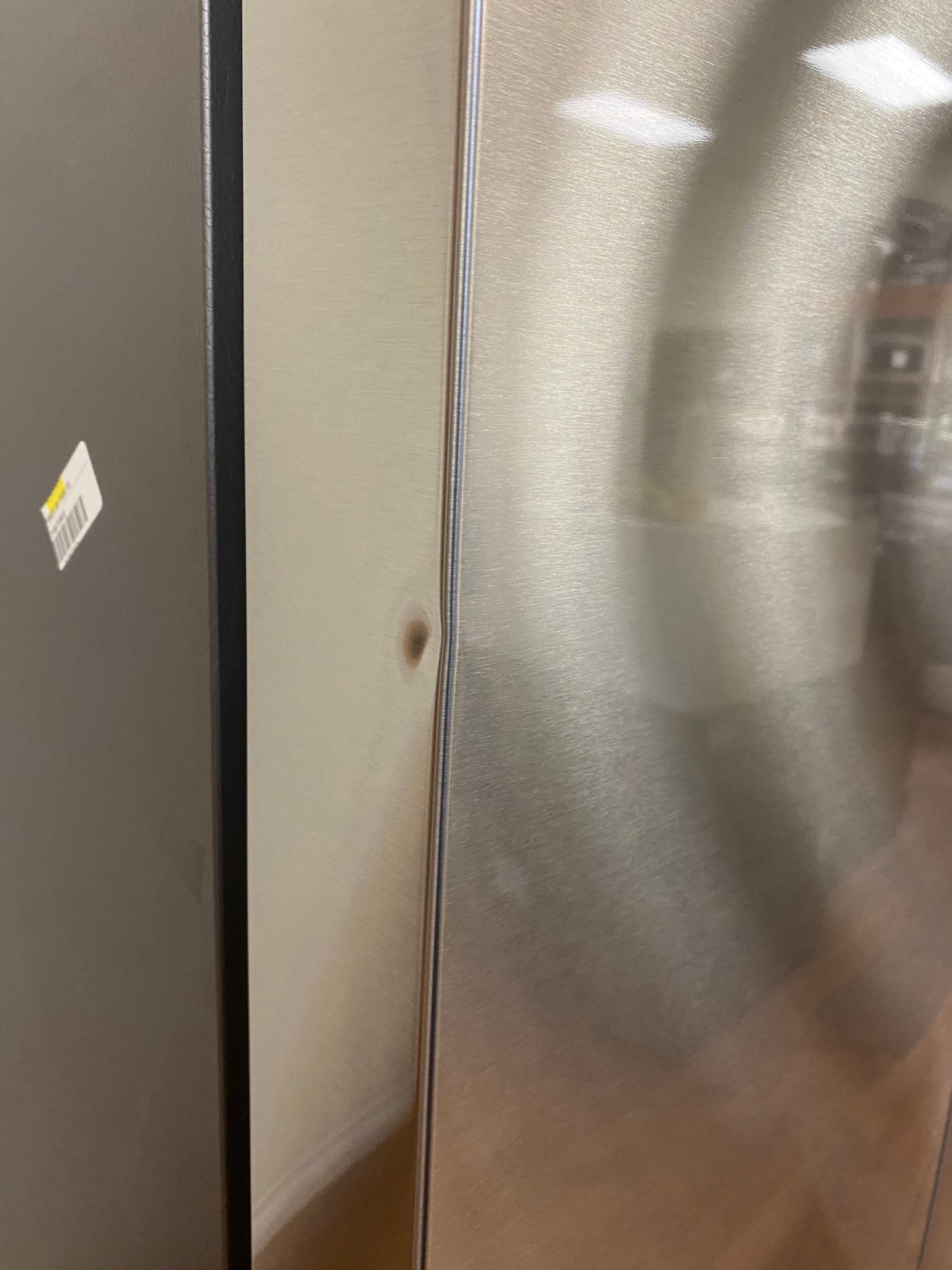 30" Samsung Refrigerator 22.1 cu.ft. with Ice Maker in freezer