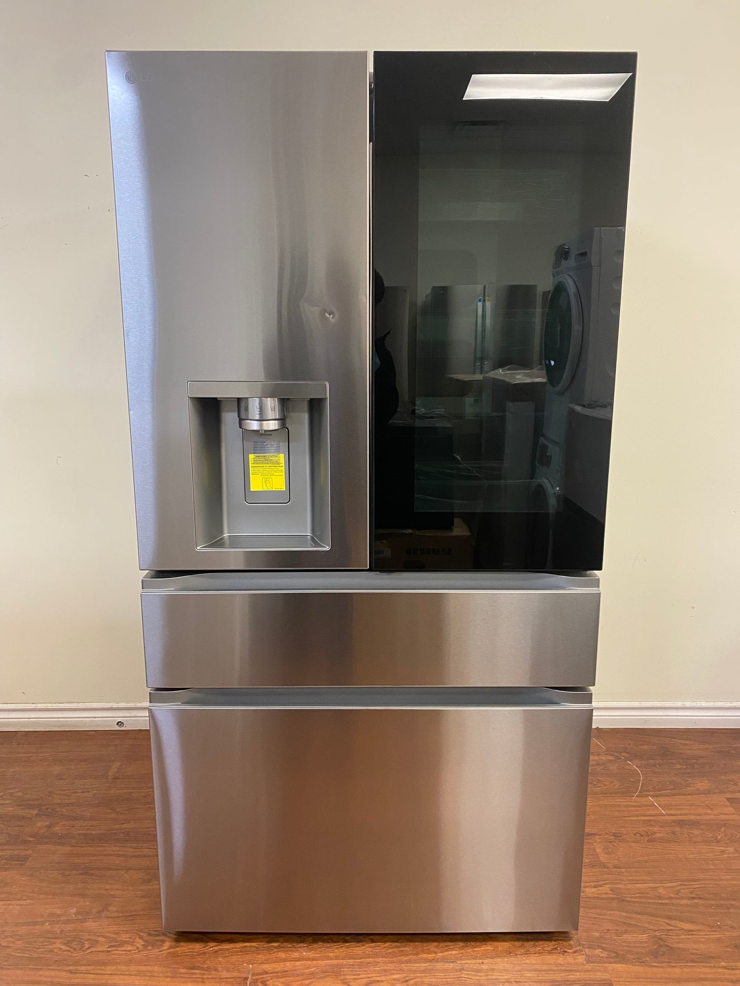 36" LG Refrigerator 28.6 cu.ft. with Ice and Water Dispenser